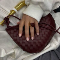 Trendy vínová kabelka inspirovaná designer stylem, cruelty free vegan leather, dokonalý podzimní doplněk