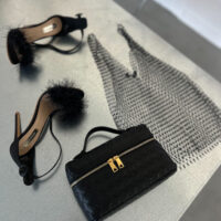 dámská kabelka z veganské kůže pro milovnice legantního a minimalistického stylu. Praktický crossbody popruh. Inspirováno Bottega veneta